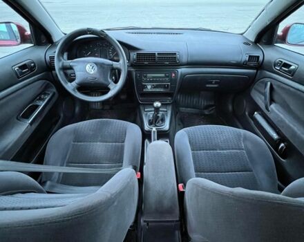 Червоний Фольксваген Пассат, об'ємом двигуна 1.9 л та пробігом 250 тис. км за 1700 $, фото 10 на Automoto.ua