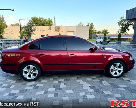 Красный Фольксваген Пассат, объемом двигателя 1.6 л и пробегом 225 тыс. км за 5000 $, фото 8 на Automoto.ua
