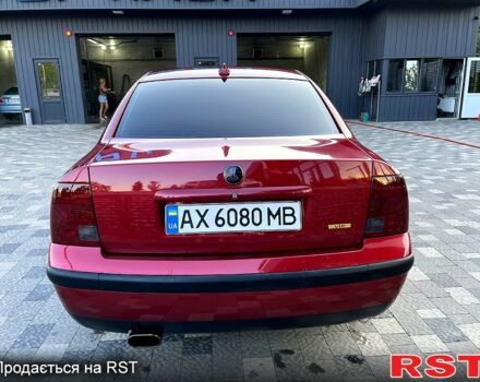 Красный Фольксваген Пассат, объемом двигателя 1.6 л и пробегом 225 тыс. км за 5000 $, фото 2 на Automoto.ua