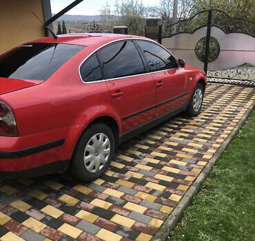 Красный Фольксваген Пассат, объемом двигателя 1.9 л и пробегом 380 тыс. км за 4000 $, фото 1 на Automoto.ua