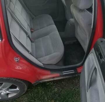 Красный Фольксваген Пассат, объемом двигателя 1.6 л и пробегом 200 тыс. км за 4100 $, фото 6 на Automoto.ua