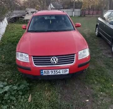 Красный Фольксваген Пассат, объемом двигателя 1.6 л и пробегом 200 тыс. км за 4100 $, фото 1 на Automoto.ua