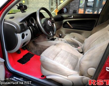 Червоний Фольксваген Пассат, об'ємом двигуна 1.6 л та пробігом 250 тис. км за 3900 $, фото 9 на Automoto.ua