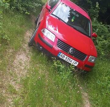 Красный Фольксваген Пассат, объемом двигателя 1.6 л и пробегом 200 тыс. км за 4100 $, фото 10 на Automoto.ua