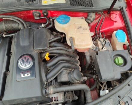 Красный Фольксваген Пассат, объемом двигателя 1.6 л и пробегом 225 тыс. км за 4300 $, фото 10 на Automoto.ua