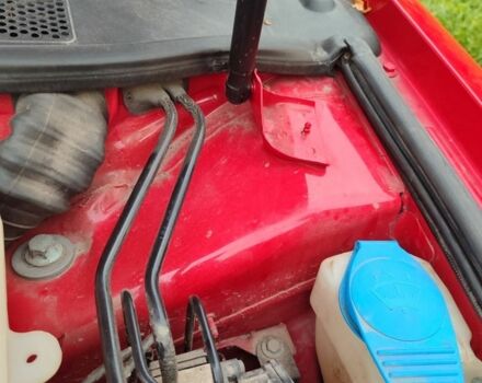 Красный Фольксваген Пассат, объемом двигателя 1.6 л и пробегом 225 тыс. км за 4300 $, фото 9 на Automoto.ua