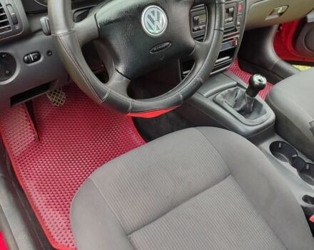 Красный Фольксваген Пассат, объемом двигателя 1.6 л и пробегом 225 тыс. км за 4300 $, фото 5 на Automoto.ua