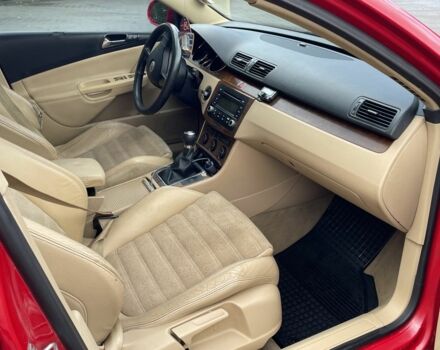 Красный Фольксваген Пассат, объемом двигателя 1.9 л и пробегом 300 тыс. км за 5000 $, фото 18 на Automoto.ua