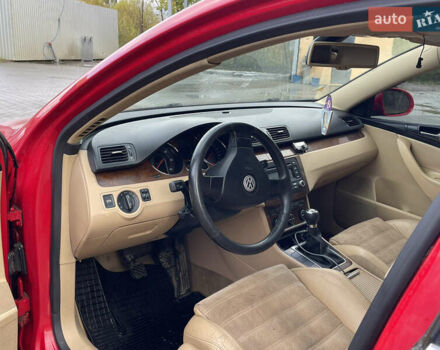 Красный Фольксваген Пассат, объемом двигателя 1.9 л и пробегом 308 тыс. км за 5000 $, фото 43 на Automoto.ua