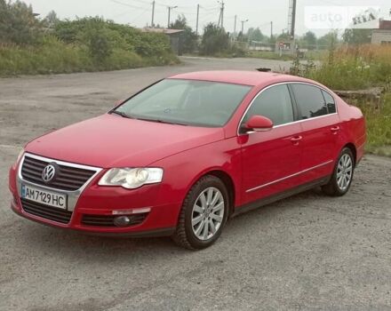 Красный Фольксваген Пассат, объемом двигателя 2 л и пробегом 254 тыс. км за 7999 $, фото 2 на Automoto.ua