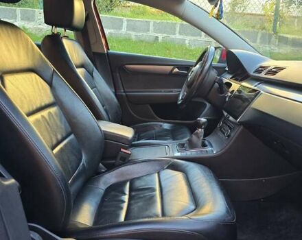 Красный Фольксваген Пассат, объемом двигателя 1.97 л и пробегом 273 тыс. км за 10900 $, фото 14 на Automoto.ua