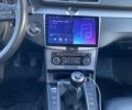 Красный Фольксваген Пассат, объемом двигателя 2 л и пробегом 279 тыс. км за 9500 $, фото 17 на Automoto.ua