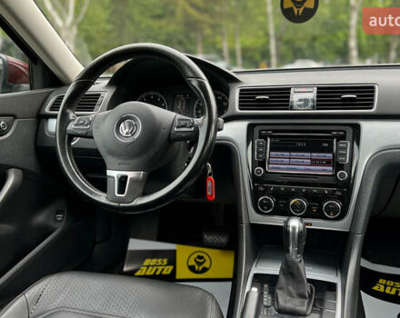 Червоний Фольксваген Пассат, об'ємом двигуна 2.5 л та пробігом 174 тис. км за 10300 $, фото 11 на Automoto.ua