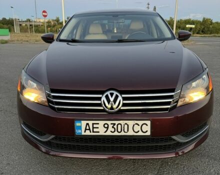 Красный Фольксваген Пассат, объемом двигателя 2.5 л и пробегом 225 тыс. км за 9300 $, фото 1 на Automoto.ua
