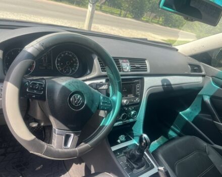 Красный Фольксваген Пассат, объемом двигателя 2.5 л и пробегом 214 тыс. км за 7750 $, фото 6 на Automoto.ua