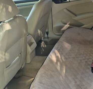 Красный Фольксваген Пассат, объемом двигателя 2.48 л и пробегом 259 тыс. км за 8300 $, фото 8 на Automoto.ua