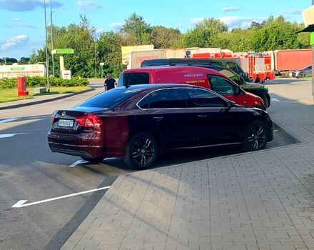 Красный Фольксваген Пассат, объемом двигателя 2.5 л и пробегом 210 тыс. км за 8500 $, фото 2 на Automoto.ua