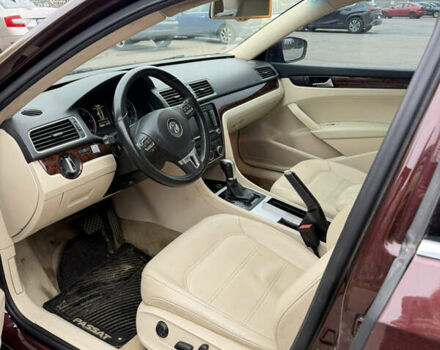 Красный Фольксваген Пассат, объемом двигателя 1.97 л и пробегом 188 тыс. км за 10000 $, фото 7 на Automoto.ua