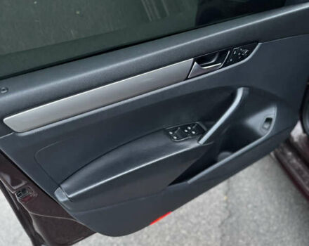 Красный Фольксваген Пассат, объемом двигателя 2.48 л и пробегом 241 тыс. км за 9500 $, фото 8 на Automoto.ua