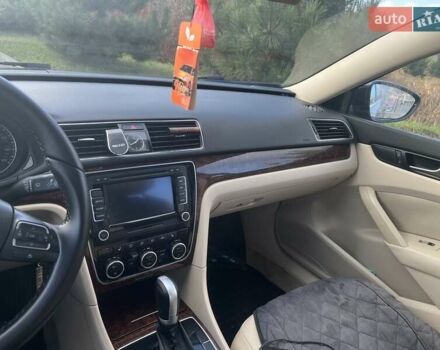 Червоний Фольксваген Пассат, об'ємом двигуна 2.5 л та пробігом 262 тис. км за 8499 $, фото 18 на Automoto.ua