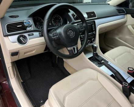 Красный Фольксваген Пассат, объемом двигателя 2.5 л и пробегом 70 тыс. км за 9900 $, фото 11 на Automoto.ua