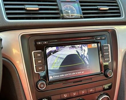 Красный Фольксваген Пассат, объемом двигателя 2.48 л и пробегом 122 тыс. км за 9500 $, фото 16 на Automoto.ua