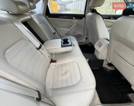 Червоний Фольксваген Пассат, об'ємом двигуна 2.5 л та пробігом 262 тис. км за 8499 $, фото 21 на Automoto.ua