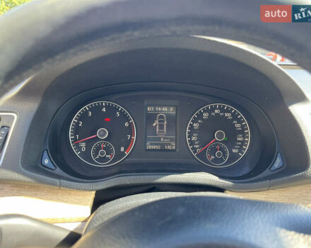 Червоний Фольксваген Пассат, об'ємом двигуна 2.5 л та пробігом 290 тис. км за 8800 $, фото 14 на Automoto.ua