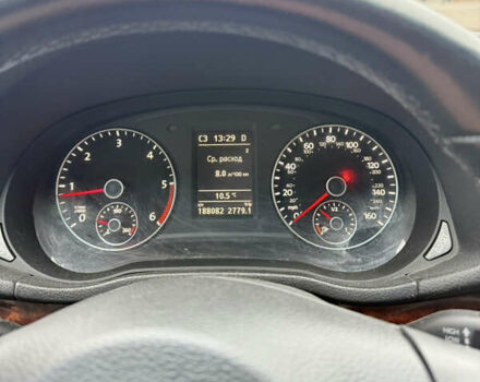 Красный Фольксваген Пассат, объемом двигателя 1.97 л и пробегом 188 тыс. км за 10000 $, фото 12 на Automoto.ua