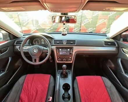 Красный Фольксваген Пассат, объемом двигателя 2.48 л и пробегом 122 тыс. км за 9500 $, фото 13 на Automoto.ua