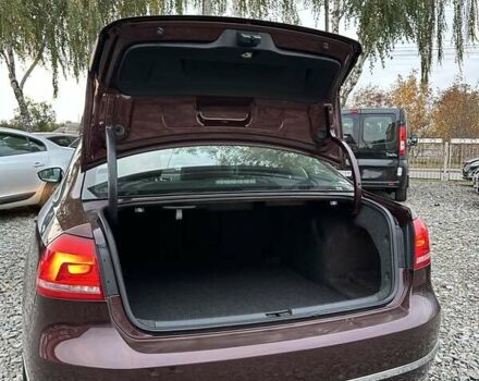 Красный Фольксваген Пассат, объемом двигателя 2.5 л и пробегом 186 тыс. км за 11200 $, фото 11 на Automoto.ua