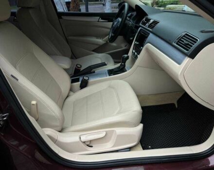 Красный Фольксваген Пассат, объемом двигателя 2.5 л и пробегом 70 тыс. км за 9900 $, фото 16 на Automoto.ua