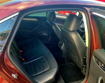 Красный Фольксваген Пассат, объемом двигателя 2.5 л и пробегом 210 тыс. км за 8500 $, фото 7 на Automoto.ua