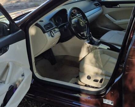 Красный Фольксваген Пассат, объемом двигателя 2.48 л и пробегом 259 тыс. км за 8300 $, фото 13 на Automoto.ua