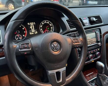 Красный Фольксваген Пассат, объемом двигателя 2.5 л и пробегом 2 тыс. км за 11200 $, фото 6 на Automoto.ua