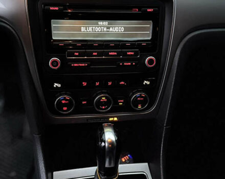 Красный Фольксваген Пассат, объемом двигателя 2.48 л и пробегом 241 тыс. км за 9500 $, фото 12 на Automoto.ua