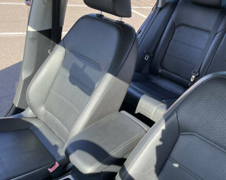 Фольксваген Пассат 2013 в Киеве на Automoto.ua Красный Фольксваген Пассат, объемом двигателя 2.48 л и пробегом 210 тыс. км за 9500 $, фото 28 на Automoto.ua