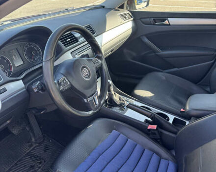 Красный Фольксваген Пассат, объемом двигателя 2.5 л и пробегом 264 тыс. км за 8999 $, фото 17 на Automoto.ua