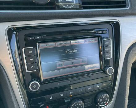 Фольксваген Пассат 2013 в Киеве на Automoto.ua Красный Фольксваген Пассат, объемом двигателя 2.48 л и пробегом 210 тыс. км за 9500 $, фото 31 на Automoto.ua