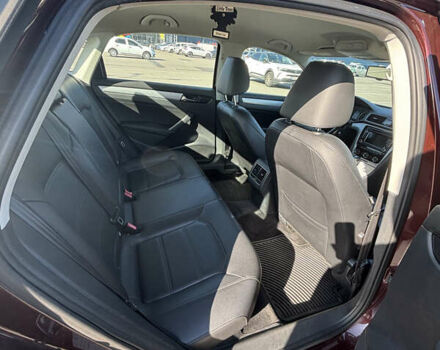 Красный Фольксваген Пассат, объемом двигателя 2.5 л и пробегом 264 тыс. км за 8999 $, фото 15 на Automoto.ua