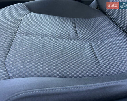 Красный Фольксваген Пассат, объемом двигателя 1.6 л и пробегом 260 тыс. км за 8800 $, фото 47 на Automoto.ua