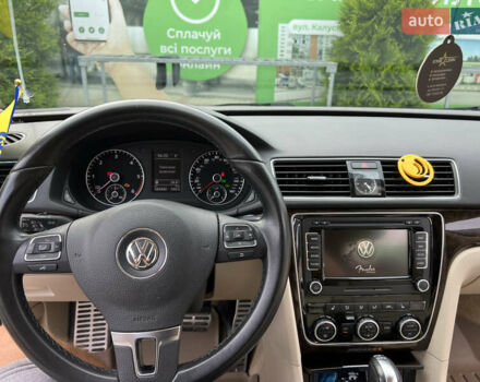 Червоний Фольксваген Пассат, об'ємом двигуна 2 л та пробігом 143 тис. км за 14000 $, фото 11 на Automoto.ua