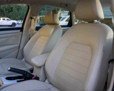 Красный Фольксваген Пассат, объемом двигателя 3.6 л и пробегом 88 тыс. км за 2800 $, фото 8 на Automoto.ua