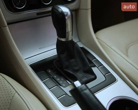 Красный Фольксваген Пассат, объемом двигателя 2.48 л и пробегом 228 тыс. км за 11000 $, фото 17 на Automoto.ua