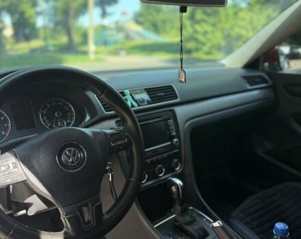 Червоний Фольксваген Пассат, об'ємом двигуна 2.5 л та пробігом 150 тис. км за 11999 $, фото 41 на Automoto.ua