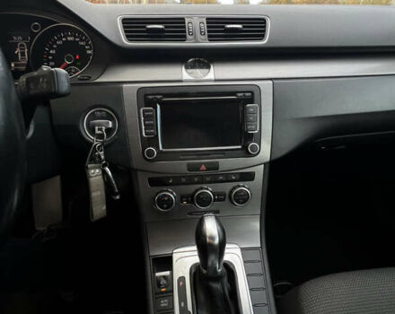 Фольксваген Пассат 2013 в Львове на Automoto.ua Красный Фольксваген Пассат, объемом двигателя 1.4 л и пробегом 268 тыс. км за 8200 $, фото 18 на Automoto.ua