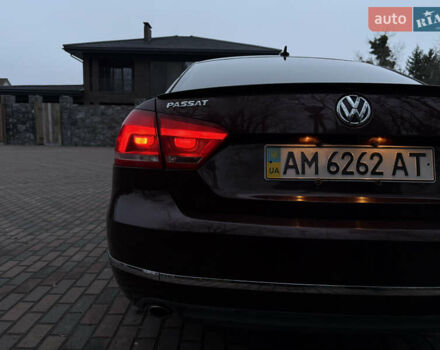 Красный Фольксваген Пассат, объемом двигателя 1.97 л и пробегом 220 тыс. км за 9700 $, фото 4 на Automoto.ua