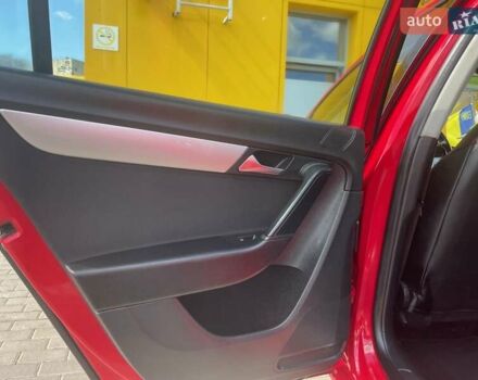 Красный Фольксваген Пассат, объемом двигателя 2 л и пробегом 169 тыс. км за 10000 $, фото 5 на Automoto.ua