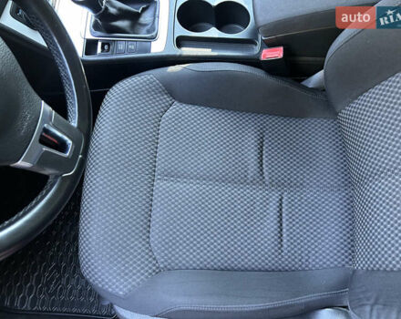 Красный Фольксваген Пассат, объемом двигателя 1.6 л и пробегом 260 тыс. км за 8800 $, фото 52 на Automoto.ua