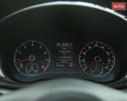 Красный Фольксваген Пассат, объемом двигателя 2.48 л и пробегом 228 тыс. км за 11000 $, фото 14 на Automoto.ua